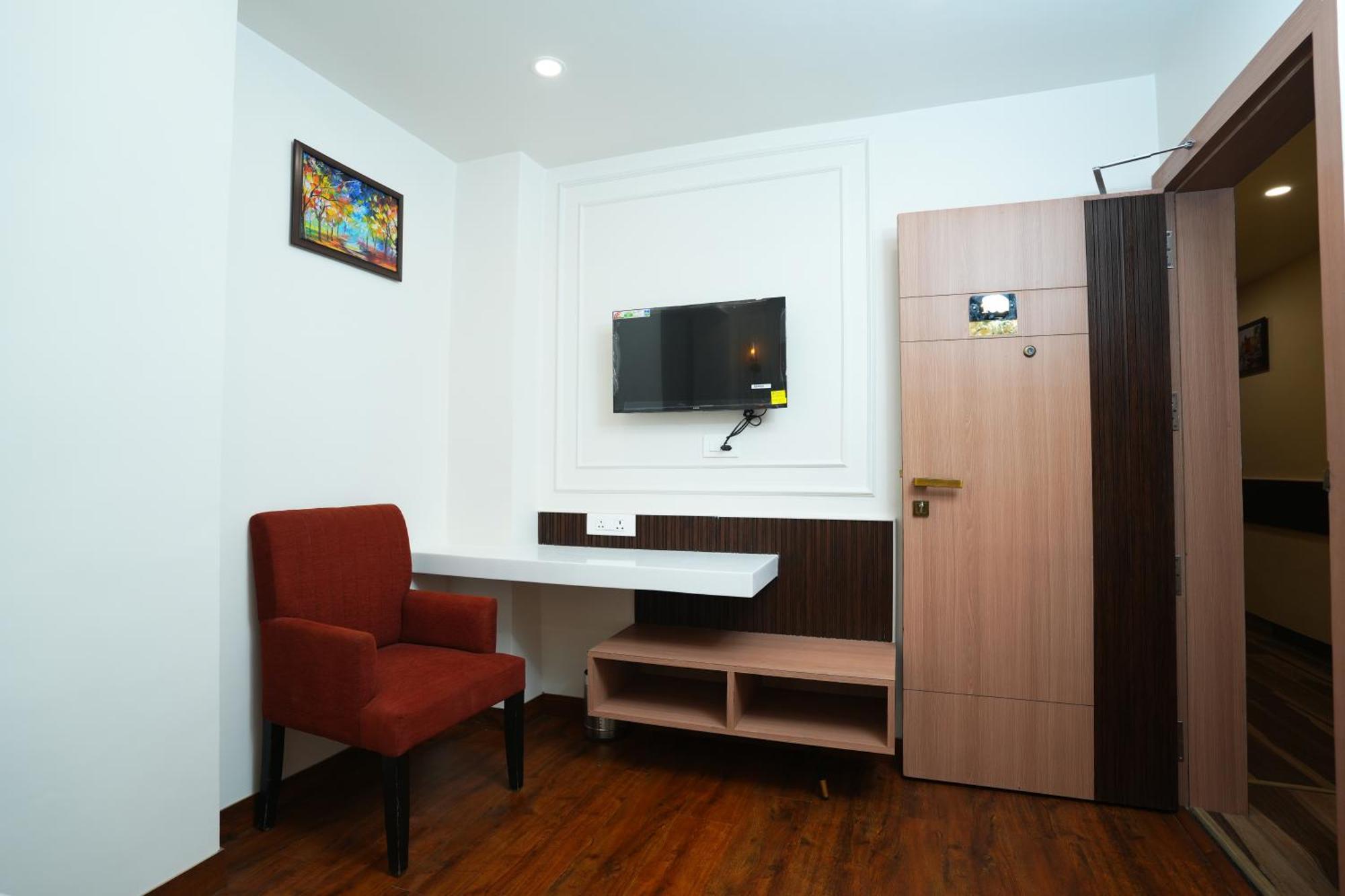 Anaya Retreat Hotel Варанаси Екстериор снимка