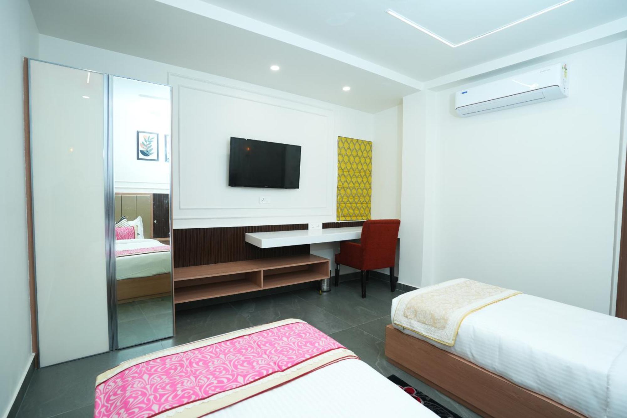 Anaya Retreat Hotel Варанаси Екстериор снимка