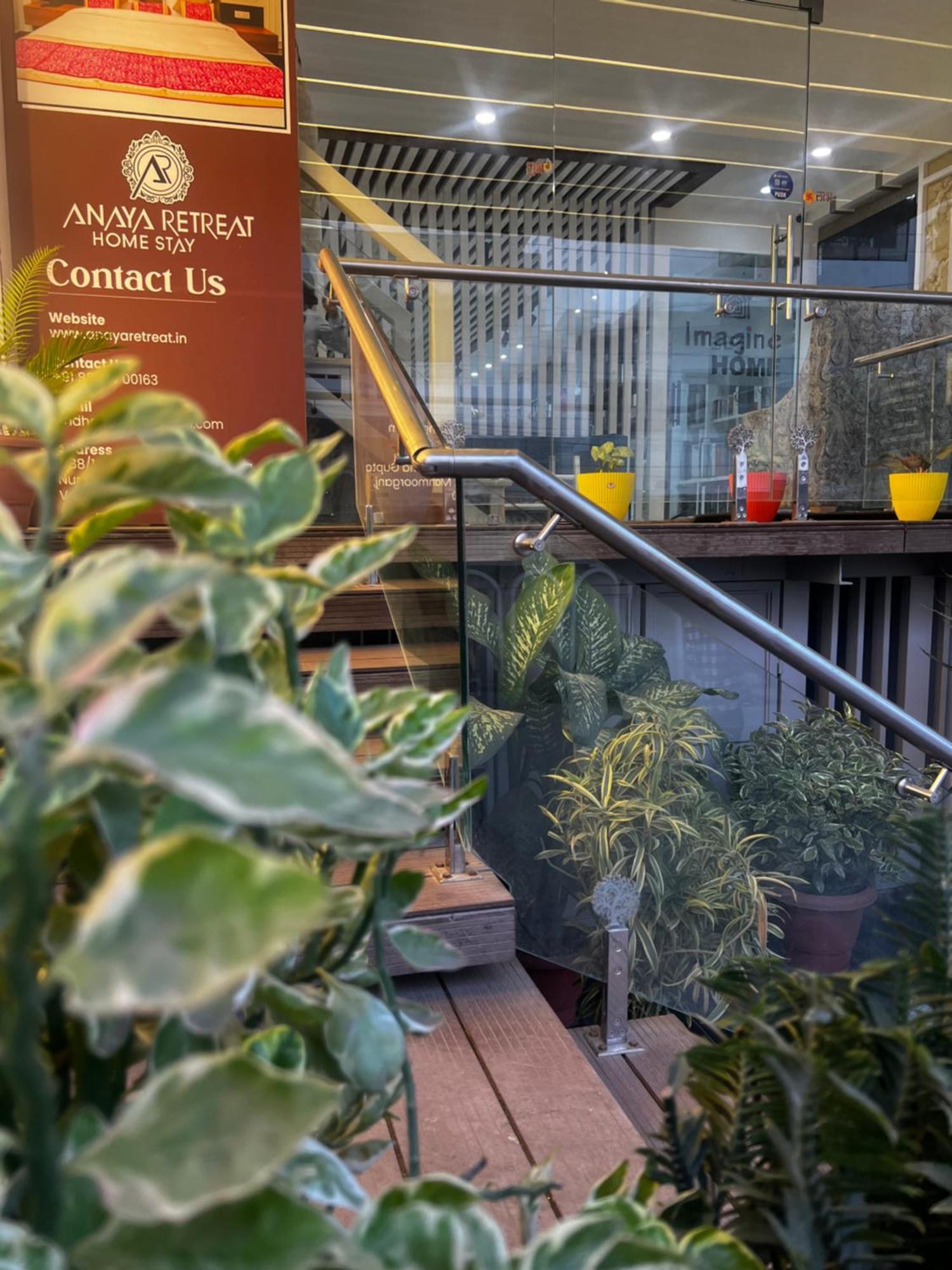 Anaya Retreat Hotel Варанаси Екстериор снимка