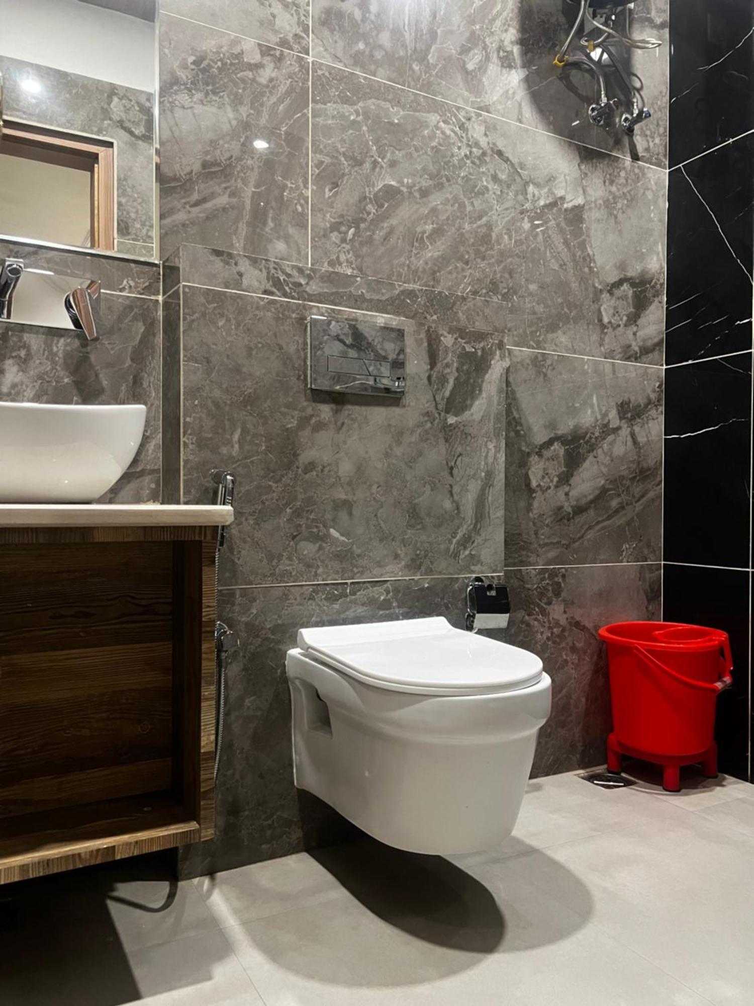 Anaya Retreat Hotel Варанаси Екстериор снимка